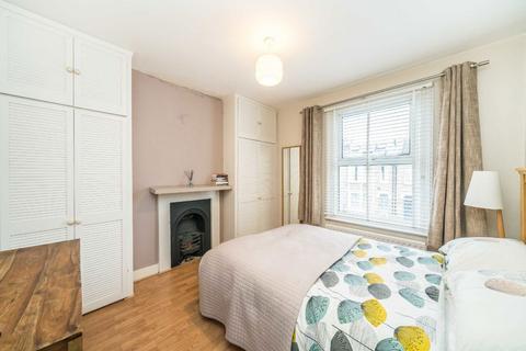 4 bedroom end of terrace house for sale, Raleigh Road, Richmond TW9