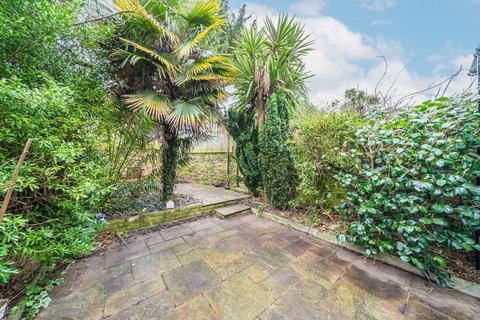 4 bedroom end of terrace house for sale, Raleigh Road, Richmond TW9