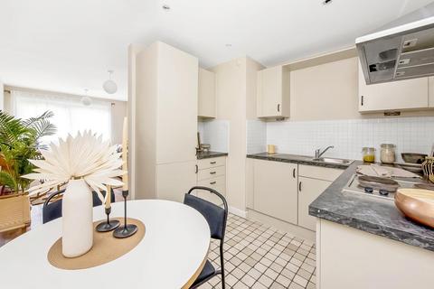 2 bedroom apartment for sale, Highwood Close, East Dulwich, London, SE22