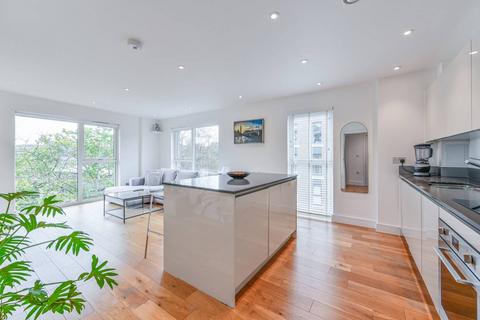 3 bedroom flat for sale, Bradley Road, Clapham Park, LONDON, SW4