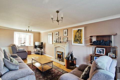 7 Denton Crescent, Black Notley, Braintree, CM77 8ZZ