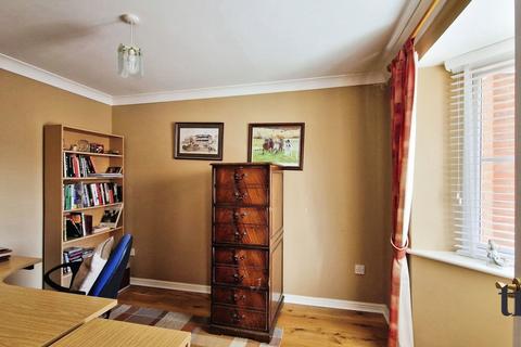 7 Denton Crescent, Black Notley, Braintree, CM77 8ZZ