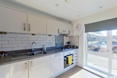 2 bedroom terraced house to rent, Echo Way, Oakgrove