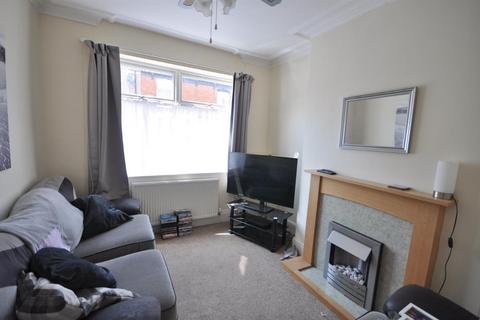 3 bedroom terraced house to rent, Weatherill Street, Goole