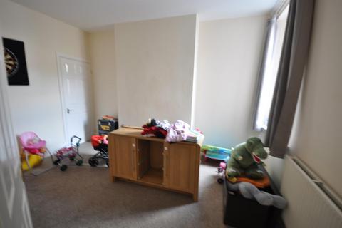 3 bedroom terraced house to rent, Weatherill Street, Goole