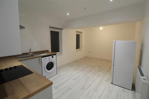 1 bedroom flat to rent, Splott Road, Cardiff CF24