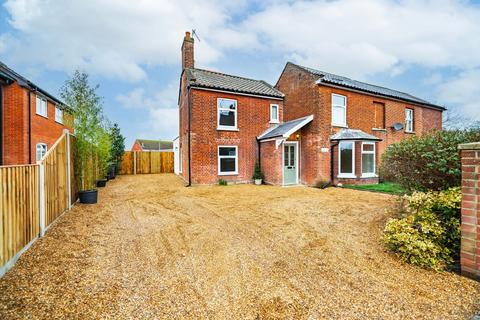 4 bedroom semi-detached house for sale, Bacton Road, North Walsham