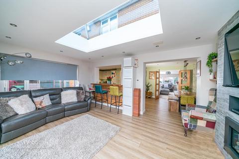 12 Badger Close, Huntington, Cannock, WS12 4UW