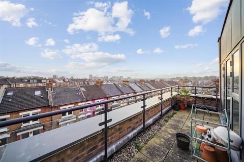 1 bedroom flat for sale, Glengall Road, London NW6