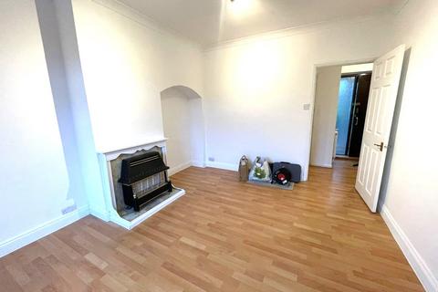 3 bedroom terraced house to rent, Downham Way, Bromley, Kent, BR1