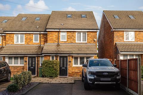 4 bedroom end of terrace house for sale, Nork Gardens, Banstead SM7