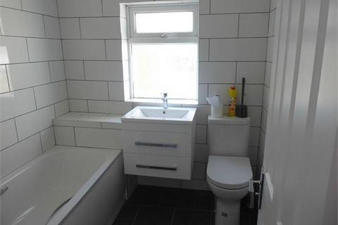 2 bedroom flat to rent, Balfour Road, London