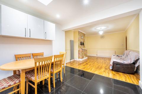 13 Neeld Crescent, Wembley, HA9 6LW