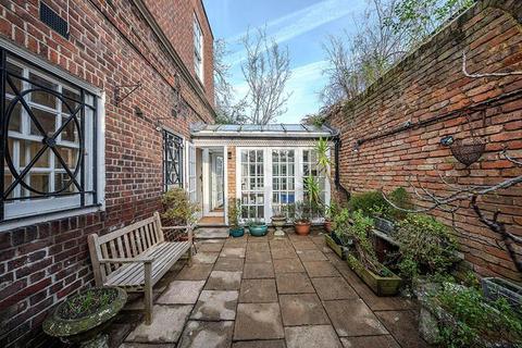 3 bedroom end of terrace house for sale, Queensdale Road, Holland Park, London, W11