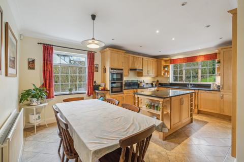 5 bedroom detached house for sale, Hillfield Road, Chalfont St. Peter, Gerrards Cross, Buckinghamshire, SL9