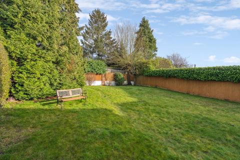 5 bedroom detached house for sale, Hillfield Road, Chalfont St. Peter, Gerrards Cross, Buckinghamshire, SL9