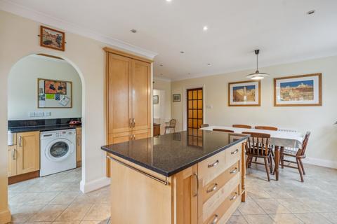 5 bedroom detached house for sale, Hillfield Road, Chalfont St. Peter, Gerrards Cross, Buckinghamshire, SL9