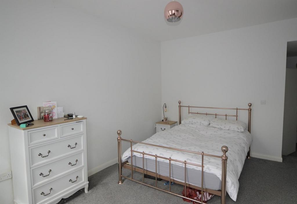 Bed 1 2.JPG