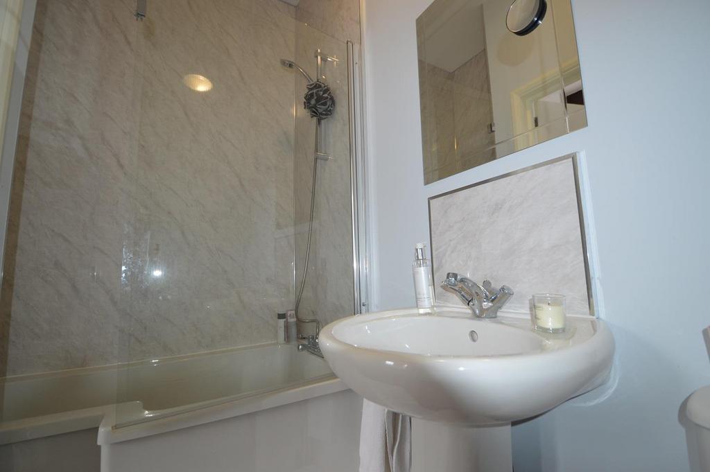 Bathroom.JPG