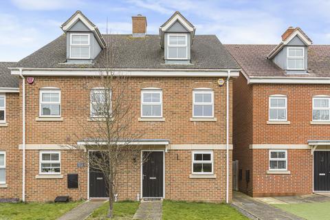 3 bedroom end of terrace house for sale, London Road, Welwyn, AL6