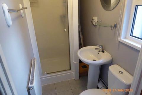 Studio to rent, Park Terrace, Carmarthen,