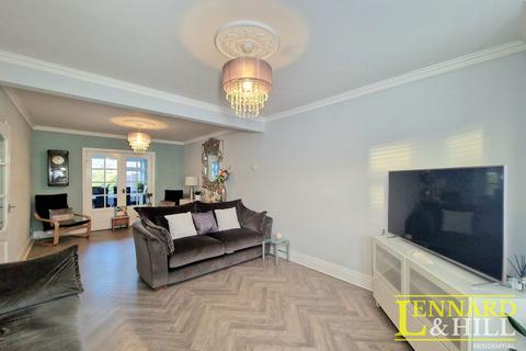 5 bedroom semi-detached house for sale, Highfield Gardens, Grays RM16