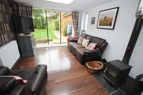 4 bedroom detached house to rent, Woodbury Yard, Salisbury SP2