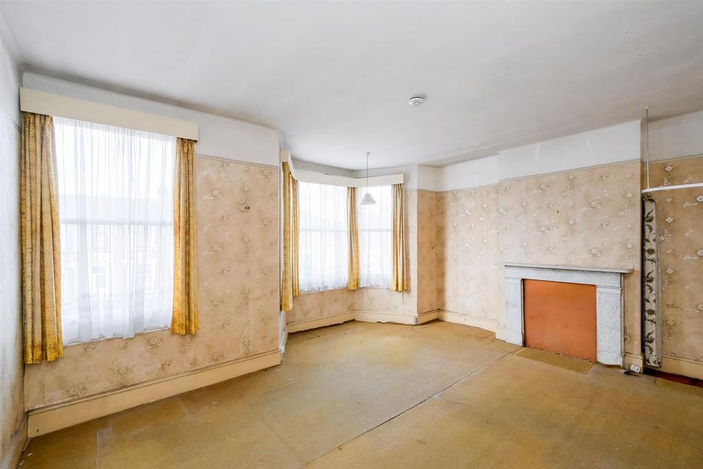 37 Mayfair Avenue-11 web.jpg