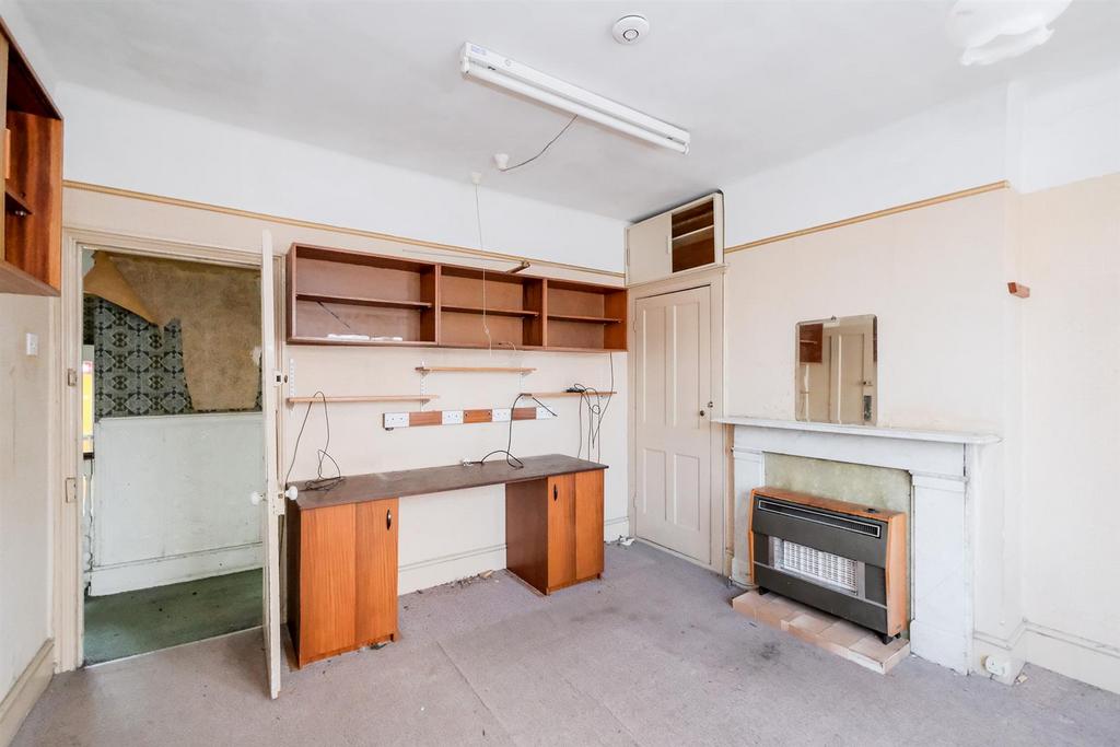37 Mayfair Avenue-19 web.jpg