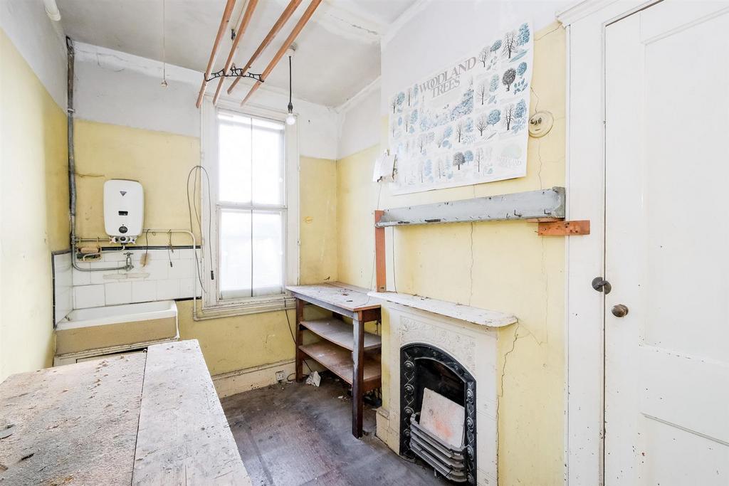 37 Mayfair Avenue-16 web.jpg