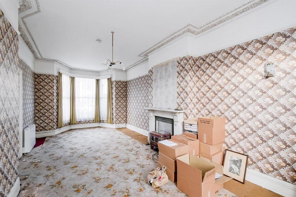 37 Mayfair Avenue-4 web.jpg