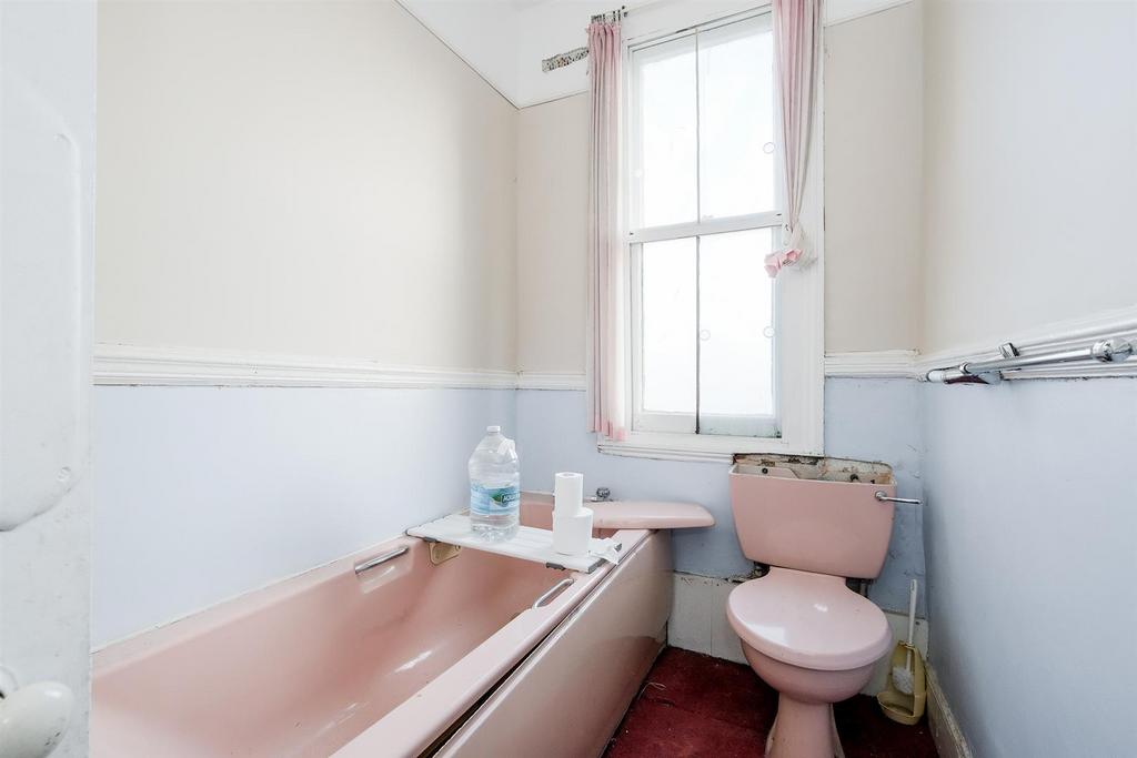 37 Mayfair Avenue-15 web.jpg
