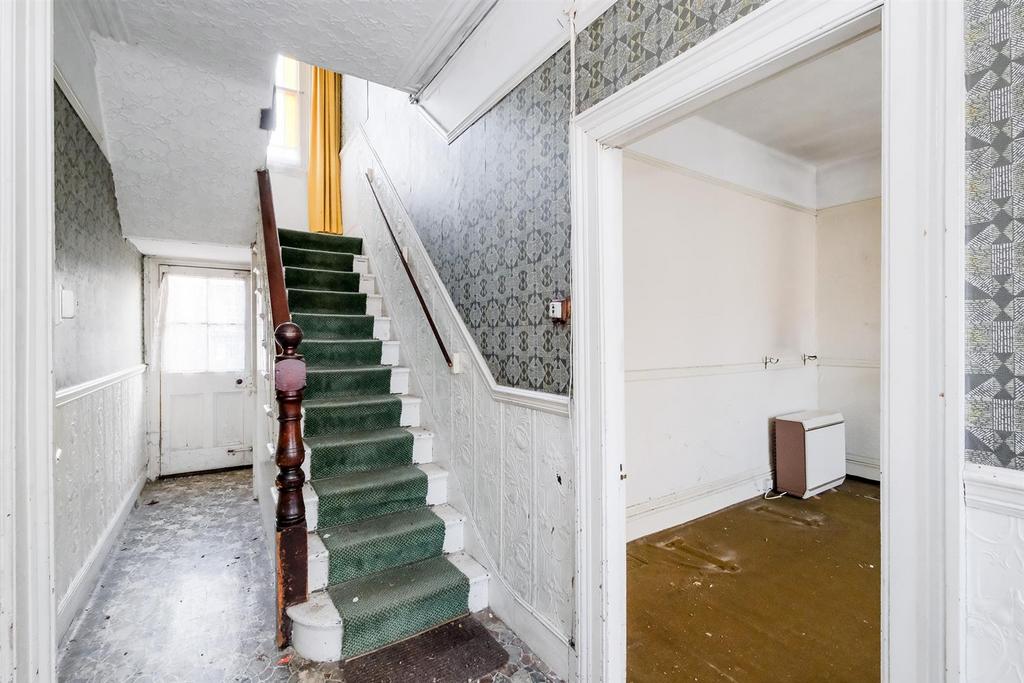 37 Mayfair Avenue-7 web.jpg