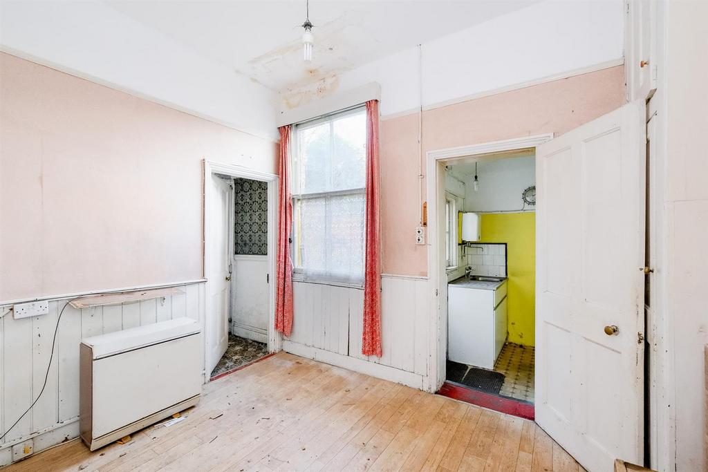 37 Mayfair Avenue-21 web.jpg