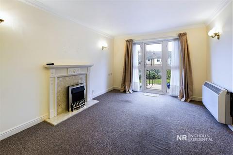 1 bedroom flat for sale, Clayton Road, Chessington, Surrey. KT9 1NS