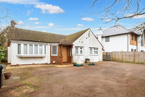 63 Leas Road, Warlingham, CR6 9LP