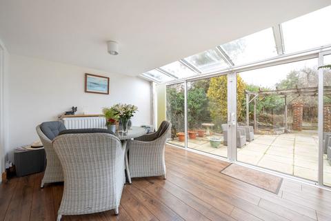63 Leas Road, Warlingham, CR6 9LP