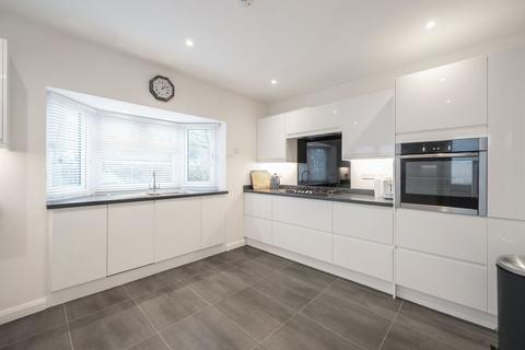 63 Leas Road, Warlingham, CR6 9LP