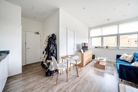 undefined, London Road, Staines-upon-Thames, TW18