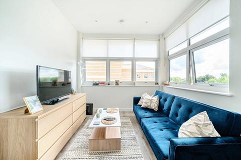 undefined, London Road, Staines-upon-Thames, TW18