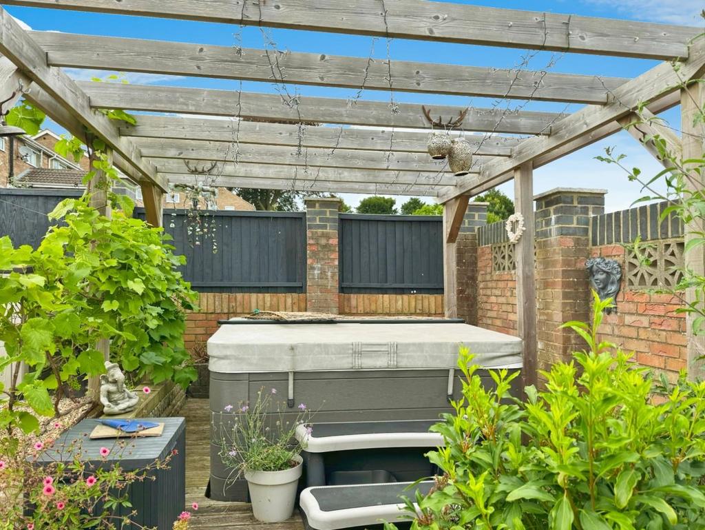 0a711348-Rear 20 Garden.jpg