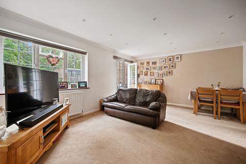 16 Ashmere Close, Cheam, Sutton, SM3 8DZ