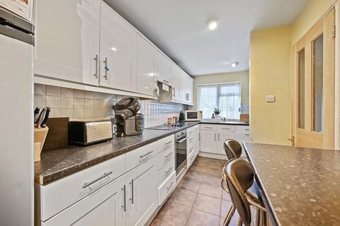 16 Ashmere Close, Cheam, Sutton, SM3 8DZ
