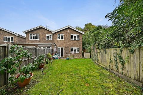 16 Ashmere Close, Cheam, Sutton, SM3 8DZ