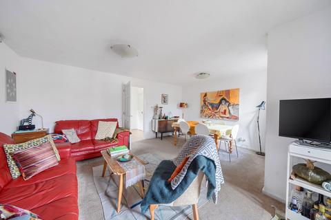 7 Weybridge Court, London, SE16 3JF