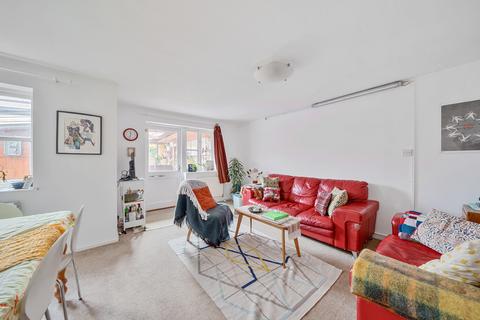 7 Weybridge Court, London, SE16 3JF