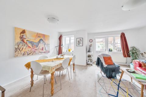 7 Weybridge Court, London, SE16 3JF
