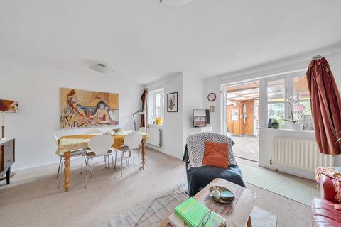 7 Weybridge Court, London, SE16 3JF