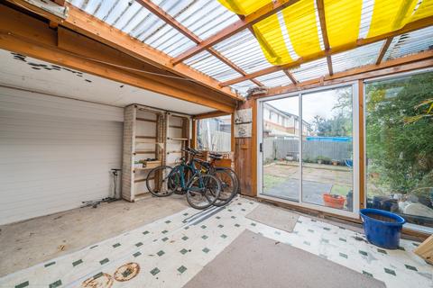7 Weybridge Court, London, SE16 3JF