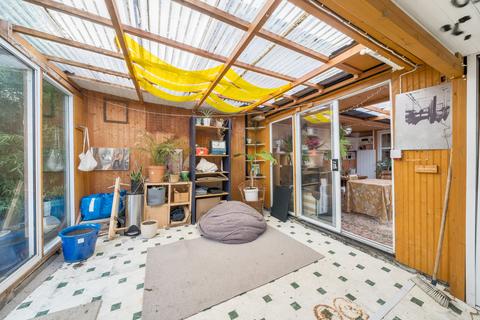7 Weybridge Court, London, SE16 3JF